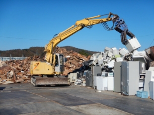 画像：令和元年台風第19号に伴う災害廃棄物仮置場管理運営業務（沢田地区）受注しました。3